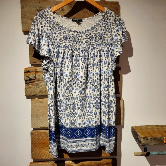 Blue and White Floral Women's Top - Picture 1 of 7